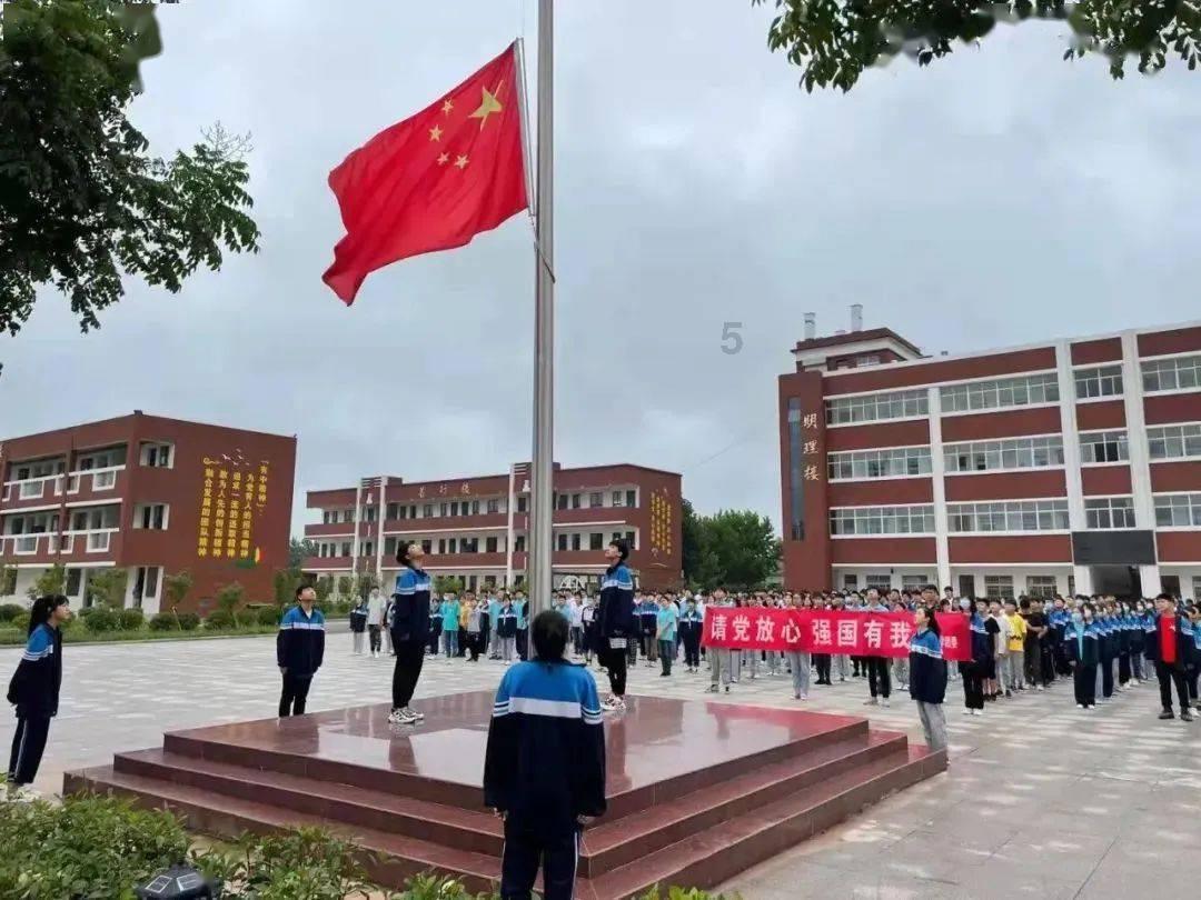 中国男足与女足之间的差距甚大，同样是足球，为什么女足的实力如此强悍？游戏画面